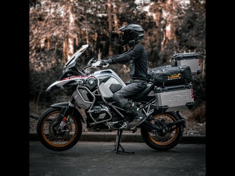 Foldable and waterproof <tc>enduro</tc> motorcycle bag